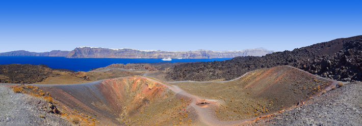 Volcán Caldera de Santorini en Crucero Goleta
