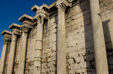 Biblioteca de Adriano, Ágora romana, Atenas