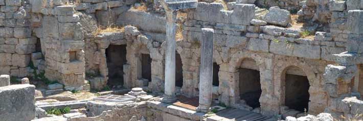 La Antigua Corinto, en el Peloponeso de la Grecia Continental