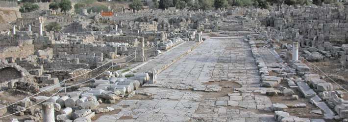 La Antigua Corinto, en el Peloponeso de la Grecia Continental