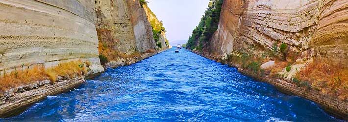 El Canal de Corinto, en el Peloponeso de la Grecia Continental
