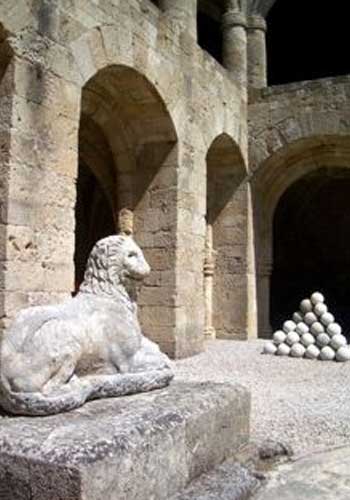 Museo Arqueologico de Rodas | El León