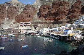 Bañarse en Ammoudi Armeni Santorini