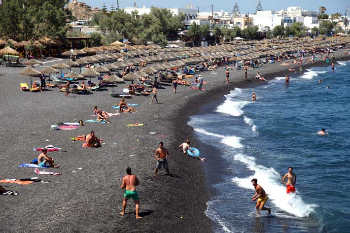 Playa de Kamari en Santorini