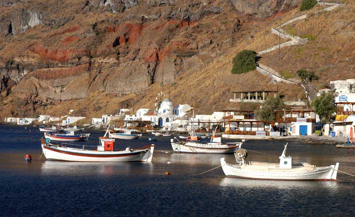 La isla de Thirassia (Thirasia) en Santorini