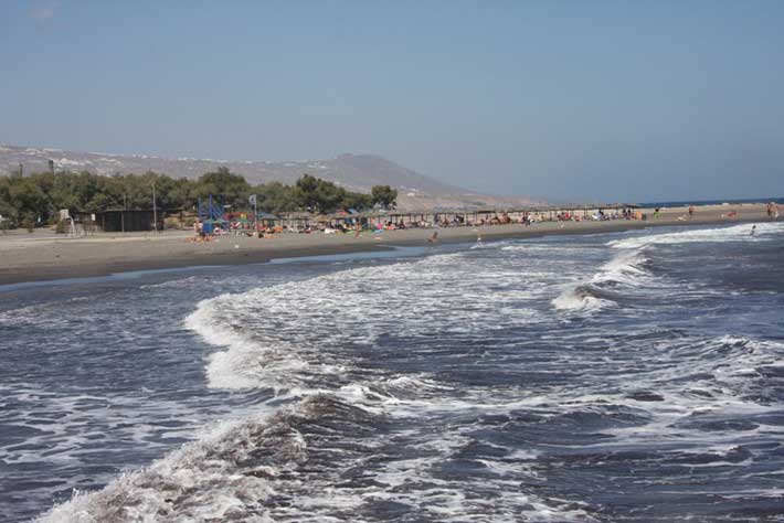 Playa de Monolithos en Santorini