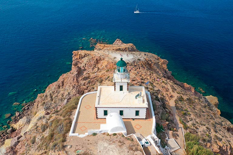 En el extremo sur de Santorini encontramos el Faro de Acrotiri.