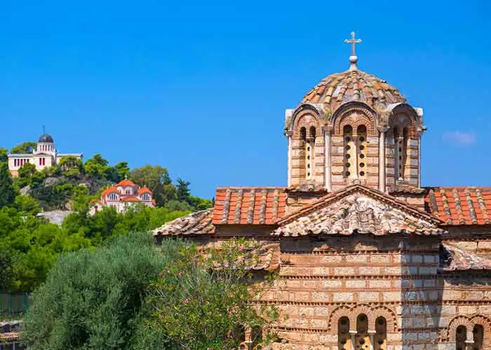 Iglesia Agii Apostoli o iglesia bizantina ortodoxa de los Santos Apóstoles en el Ágora griega antigua de Atenas