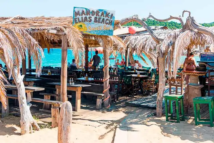 Beach Club típico de Skiathos